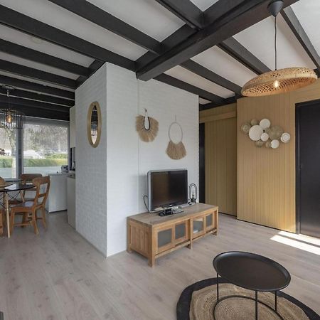 Attractive Bungalow With Modern Furnishings Sint Maartensvlotbrug Eksteriør bilde