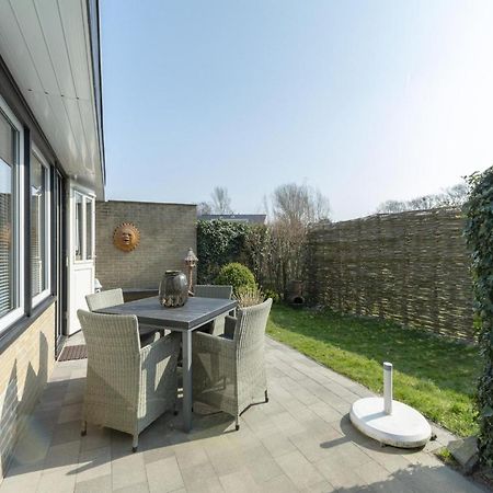 Attractive Bungalow With Modern Furnishings Sint Maartensvlotbrug Eksteriør bilde
